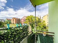 Prodej bytu 2+1 s balkonem v ulici Loucká v Českých Budějovicích. - balkon