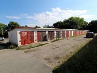 Pronájem garáže v ulici Plavská u jižní zastávky v Českých Budějovicích.