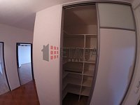 Prodej prostorného bytu 2+1 o podlahové ploše 65 m² v Zachariášově ulici v Českých Budějovicích - GOPR2631.JPG
