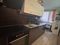 Prodej prostorného bytu 2+1 o podlahové ploše 65 m² v Zachariášově ulici v Českých Budějovicích - IMG_6190.JPEG