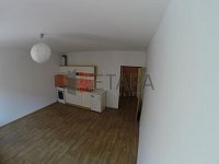 Pronájem cihlového bytu 1+kk ,27 m2, v OV v centru Českých  Budějovic ul. Skuherského.