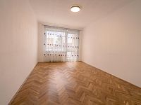 Pronájem  bytu 3+1 s balkonem o výměře 93 m2 v bezpečné a klidné lokalitě v Plzni Doubravce - dětský pokoj