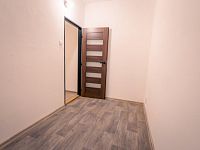 Pronájem  bytu 3+1 s balkonem o výměře 93 m2 v bezpečné a klidné lokalitě v Plzni Doubravce - komora