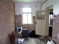 Prodej rodinného domu 4+kk se započatou rekonstrukcí - DSC04469.JPG