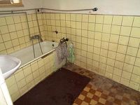 Prodej rodinného domu 4+kk se započatou rekonstrukcí - DSC04480.JPG