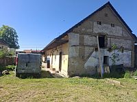 Prodej rodinného domu 3+1 s pozemkem v obci Velký Malahov 13 km od dálnice D5. - 20260523_100129.jpg