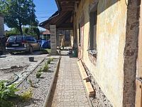 Prodej rodinného domu 3+1 s pozemkem v obci Velký Malahov 13 km od dálnice D5. - 20260523_100206.jpg
