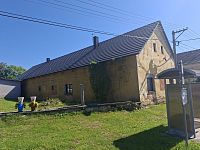 Prodej rodinného domu 3+1 s pozemkem v obci Velký Malahov 13 km od dálnice D5.