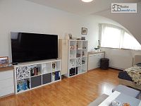 Pronájem bytu 1+kk, 33 m² - Brno, Žabovřesky, Bochořákova – byt s možností užívání prostorné terasy - 02.JPG