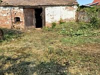 Venkovská usedlost s pozemkem 1.090 m² v Šumicích - k demolici, oboustranný vjezd - 03.jpg