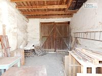 Venkovská usedlost s pozemkem 1.090 m² v Šumicích - k demolici, oboustranný vjezd - 08.JPG