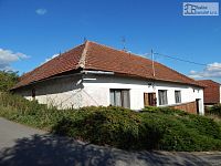 RD 4+1 Prosatín – zemědělská usedlost s pozemkem 7.312 m² v malé obci obklopené lesy - 01.JPG