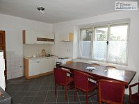 RD 4+1 Prosatín – zemědělská usedlost s pozemkem 7.312 m² v malé obci obklopené lesy - 11.JPG