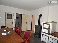 RD 4+1 Prosatín – zemědělská usedlost s pozemkem 7.312 m² v malé obci obklopené lesy - 13.JPG