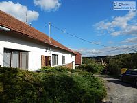 RD 4+1 Prosatín – zemědělská usedlost s pozemkem 7.312 m² v malé obci obklopené lesy - 20.JPG