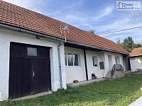 RD Kožušice – venkovský dům s garáží, dílnou a velkou zahradou na klidném místě v malé obci