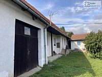 RD Kožušice – venkovský dům s garáží, dílnou a velkou zahradou na klidném místě v malé obci - 05.JPEG