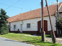 Venkovská usedlost s pozemkem 1.090 m² v Šumicích - k demolici, oboustranný vjezd - 22.JPG