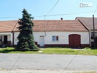 Venkovská usedlost s pozemkem 1.090 m² v Šumicích - k demolici, oboustranný vjezd - 24.JPG