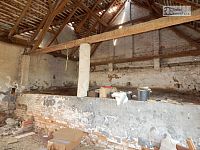 Venkovská usedlost s pozemkem 1.090 m² v Šumicích - k demolici, oboustranný vjezd - 12.JPG