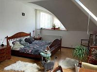 Podnájem bytu 1+kk, 33 m² - Brno, Bochořákova – byt s možností užívání prostorné terasy - 003.jpg