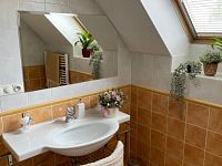 Podnájem bytu 1+kk, 33 m² - Brno, Bochořákova – byt s možností užívání prostorné terasy - 008.jpg