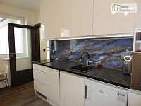 Pronájem novostavby bytu 1+kk, 26 m², Brno - Líšeň, Kučerova – příjemný byt s posezením na dvorku - 02.JPG