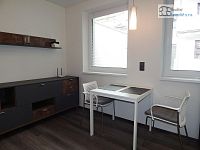 Pronájem novostavby bytu 1+kk, 26 m², Brno - Líšeň, Kučerova – příjemný byt s posezením na dvorku - 04.JPG