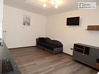 Pronájem novostavby bytu 1+kk, 26 m², Brno - Líšeň, Kučerova – příjemný byt s posezením na dvorku - 05.JPG