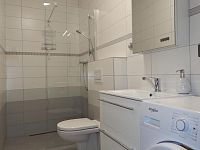 Pronájem novostavby bytu 1+kk, 26 m², Brno - Líšeň, Kučerova – příjemný byt s posezením na dvorku - 06.JPG