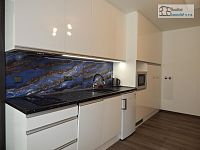 Pronájem novostavby bytu 1+kk, 26 m², Brno - Líšeň, Kučerova – příjemný byt s posezením na dvorku - 09.JPG