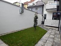 Pronájem novostavby bytu 1+kk, 26 m², Brno - Líšeň, Kučerova – příjemný byt s posezením na dvorku - 12.JPG
