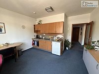 Pronájem kancelářských prostor 4+kk, 87 m² - Brno, Řečkovice, Maříkova – 4 kanceláře, koupelna, vyhrazené parkování, garáž - 004.JPEG