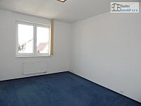 Pronájem kancelářských prostor 4+kk, 87 m² - Brno, Řečkovice, Maříkova – 4 kanceláře, koupelna, vyhrazené parkování, garáž - 006.JPG