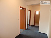 Pronájem kancelářských prostor 4+kk, 87 m² - Brno, Řečkovice, Maříkova – 4 kanceláře, koupelna, vyhrazené parkování, garáž - 013.JPG