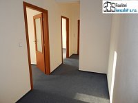 Pronájem pěkných kancelářských prostor, (2+kk) 52 m² - Brno, Řečkovice, Maříkova – dvě kanceláře, kuchyňský kout a koupelna, parkování - 04.JPG