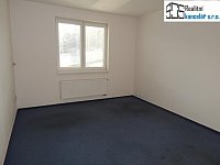 Pronájem pěkných kancelářských prostor, (2+kk) 52 m² - Brno, Řečkovice, Maříkova – dvě kanceláře, kuchyňský kout a koupelna, parkování - 05.JPG