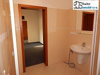 Pronájem pěkných kancelářských prostor, (2+kk) 52 m² - Brno, Řečkovice, Maříkova – dvě kanceláře, kuchyňský kout a koupelna, parkování - 07.JPG
