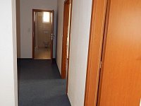 Pronájem pěkných kancelářských prostor, (2+kk) 52 m² - Brno, Řečkovice, Maříkova – dvě kanceláře, kuchyňský kout a koupelna, parkování - 08.JPG