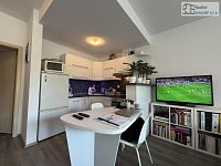 Pronájem bytu OV 1+kk, 35 m² - Brno, Komín, ulice Pastviny – hezký byt s malou terasou a zahrádkou 23 m². - 02.JPEG