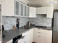 Pronájem bytu 2+kk Brno, Řečkovice, ul. Ječná, 2.NP, 54 m² – po rekonstrukci - balkón, klidná ulice - 13.jpg