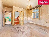 Baťovský půldomek s velkou zahradou a studnou na prestižní adrese Tř. Tomáše Bati - Obrázek k zakázce č.: 724991