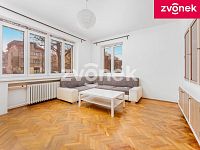 Prvorepubliková vila s bazénem a velkým pozemkem u centra Zlína – Tř. T. Bati - Obrázek k zakázce č.: 726631