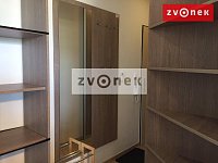 Byt 2+kk Zlín, Pod Křiby, terasa, stání venkovní pro auto, vybavený. - Obrázek k zakázce č.: 583263