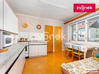 Rodinné sídlo s velkorysou zahradou 1 144 m² na prestižní adrese v Lukově - Obrázek k zakázce č.: 730931