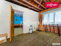 Rodinné sídlo s velkorysou zahradou 1 144 m² na prestižní adrese v Lukově - Obrázek k zakázce č.: 730931