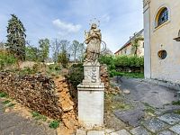 Objekt bývalého děkanství s pozemky 3869 m2 v Hostouni u Horšovského Týna - Fotoface_01.jpg