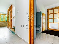 Rodinný dům 5+kk s velkým pozemkem na okraji obce Spolí - 250521_Fotoface_16.jpg