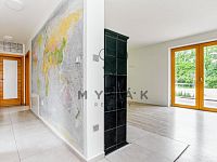 Rodinný dům 5+kk s velkým pozemkem na okraji obce Spolí - 250521_Fotoface_18.jpg