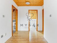 Rodinný dům 5+kk s velkým pozemkem na okraji obce Spolí - 250521_Fotoface_27.jpg